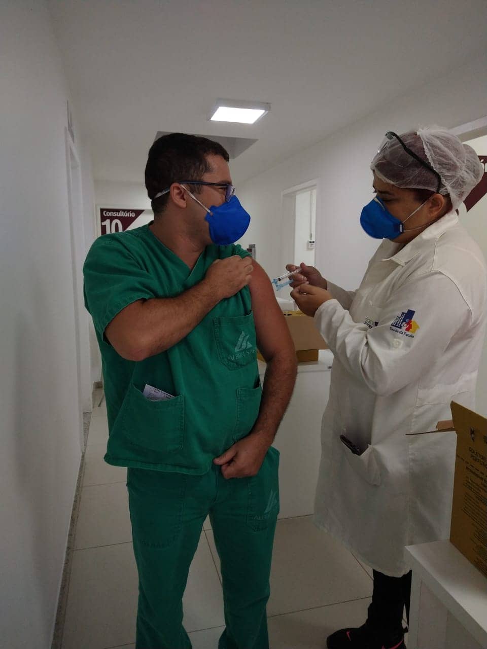Vacina contra a Covid-19 chega ao Hospital Albert Sabin