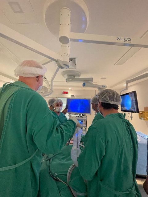 Cirurgia de endometriose com marcação por fluorescência dos ureteres pela primeira  vez na Zona da Mata Mineira.